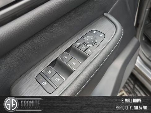 New 2026 Nissan Armada PRO-4X w/ Captain's Chari Seat Package AWD/4WD image 11