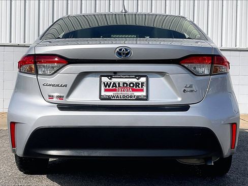 Used 2025 Toyota Corolla LE image 5