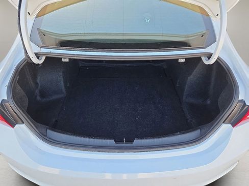 Used 2024 Chevrolet Malibu LT image 15