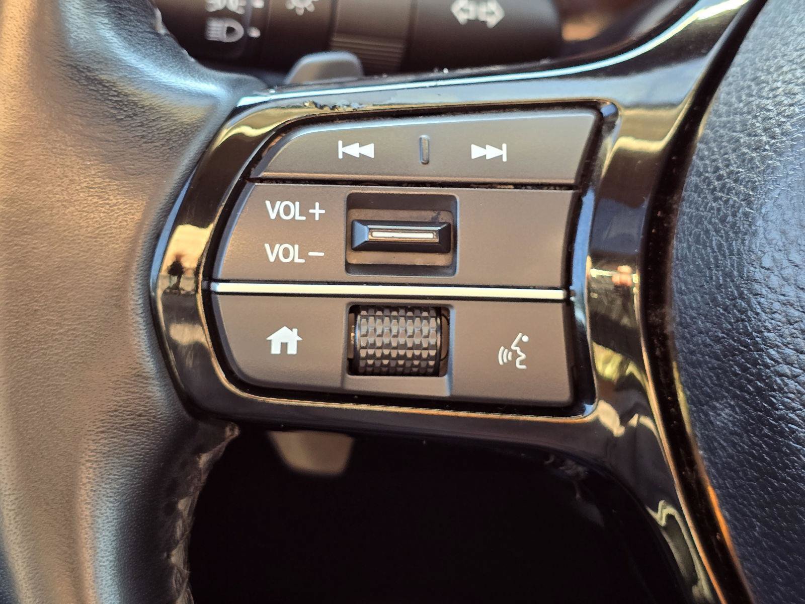 Certified 2023 Honda Pilot Touring image 31