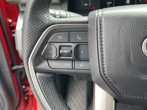 Certified 2025 Toyota Tacoma SR5 AWD/4WD image 21