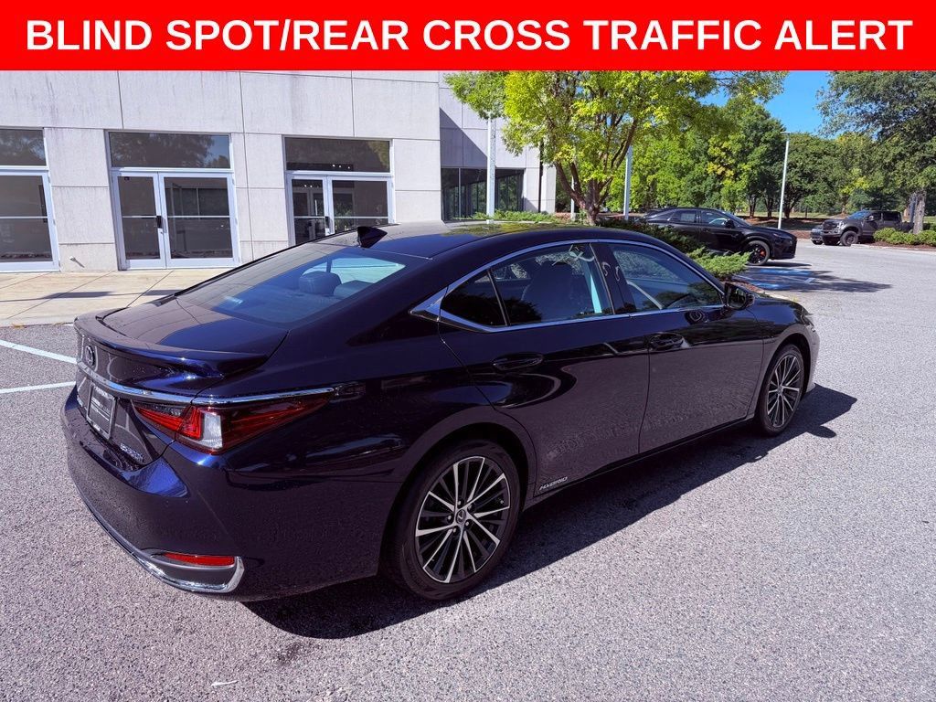 Certified 2022 Lexus ES 300h w/ Premium Package FWD image 7