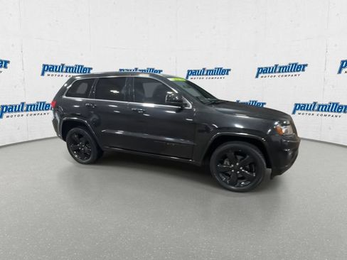 Used 2015 Jeep Grand Cherokee Altitude AWD/4WD image 13