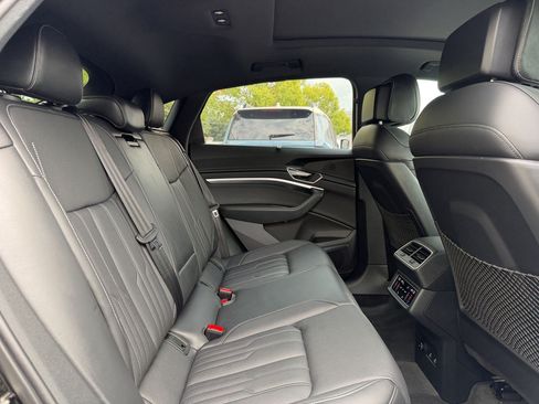 Used 2024 Audi Q8 e-tron Prestige w/ Prestige Package AWD/4WD image 31