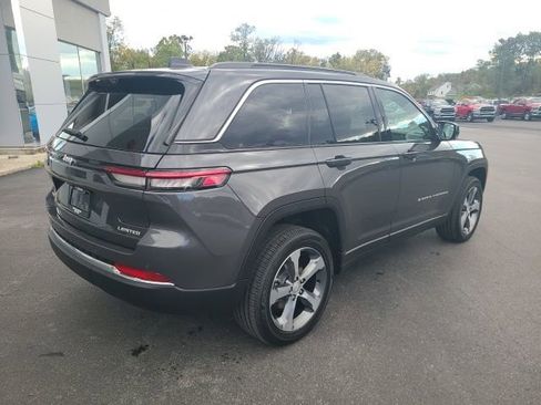 New 2025 Jeep Grand Cherokee Limited w/ Luxury Tech Group II image 5