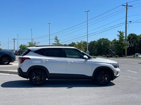 New 2026 Kia Seltos EX FWD image 8