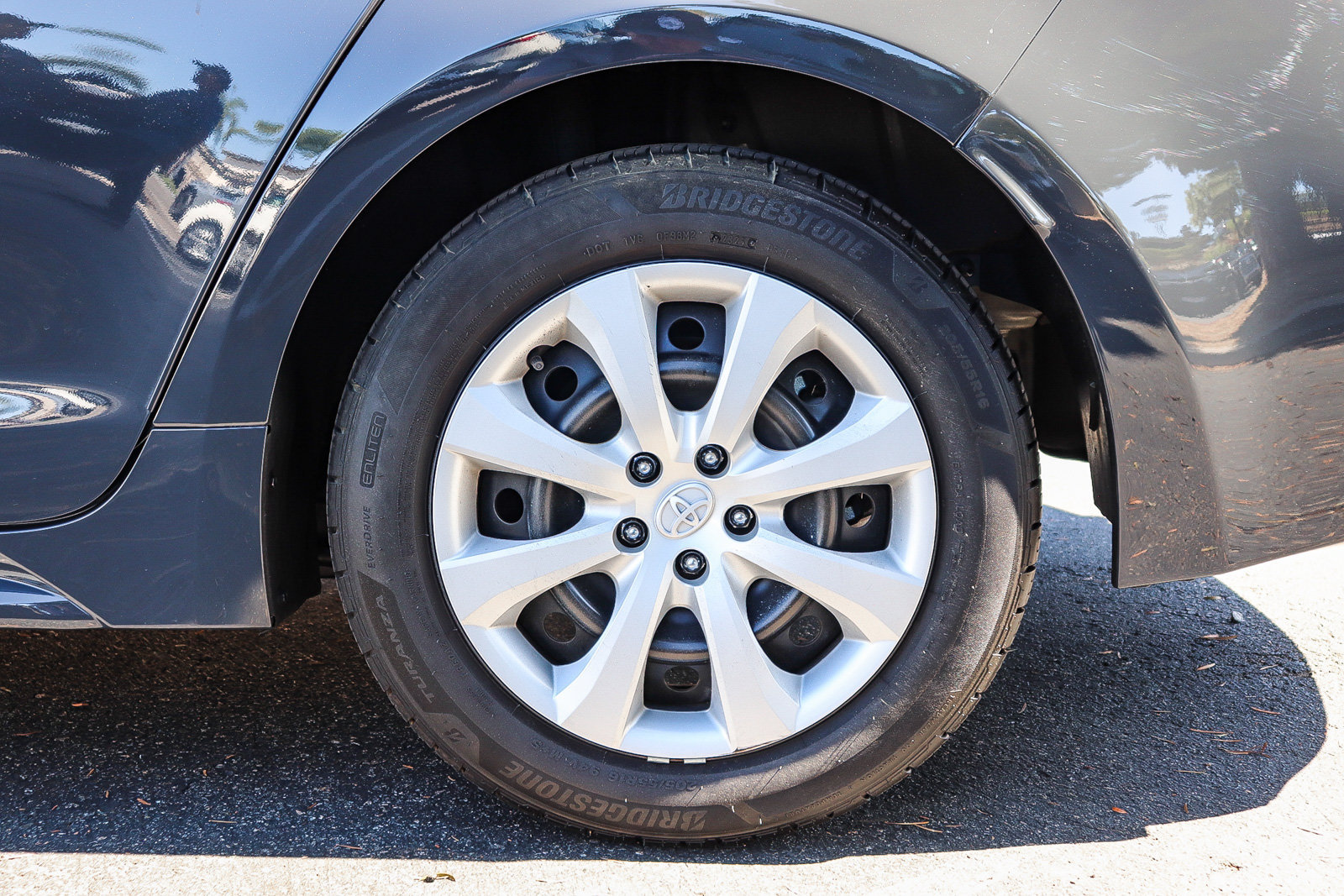 Certified 2023 Toyota Corolla LE w/ Carpet Mat Package (TMS) FWD image 11