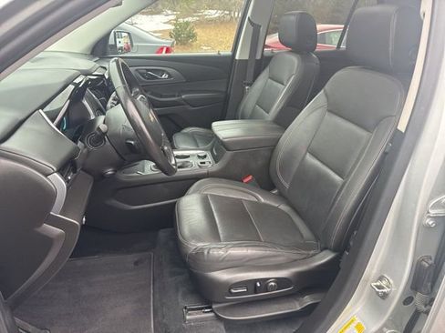 Used 2021 Chevrolet Traverse Premier AWD/4WD image 28