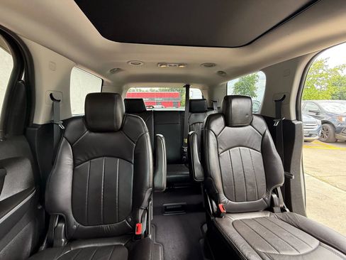 Used 2010 GMC Acadia SLT w/ Technology Package image 14