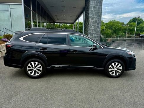 Used 2023 Subaru Outback Premium AWD/4WD image 8