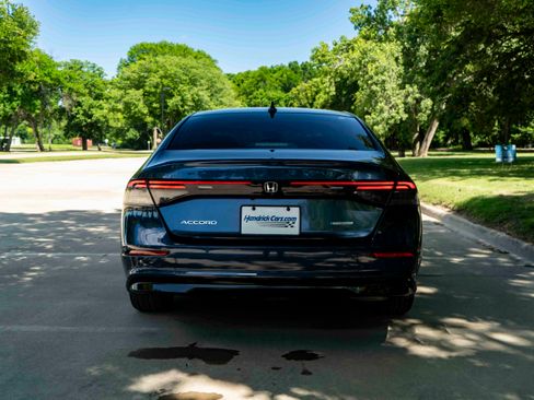 Used 2023 Honda Accord EX-L image 8