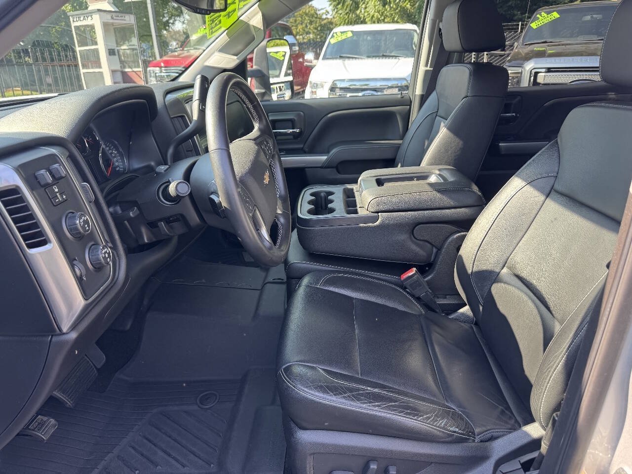 Used 2017 Chevrolet Silverado 1500 LT w/ All Star Edition AWD/4WD image 8