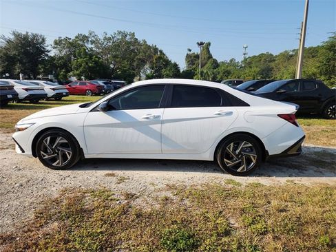 New 2025 Hyundai Elantra Sport image 5