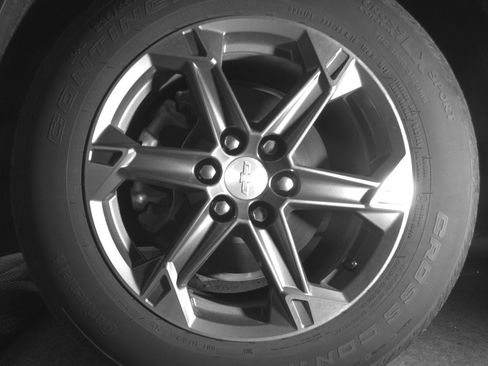 Used 2025 Chevrolet Blazer LT FWD image 12