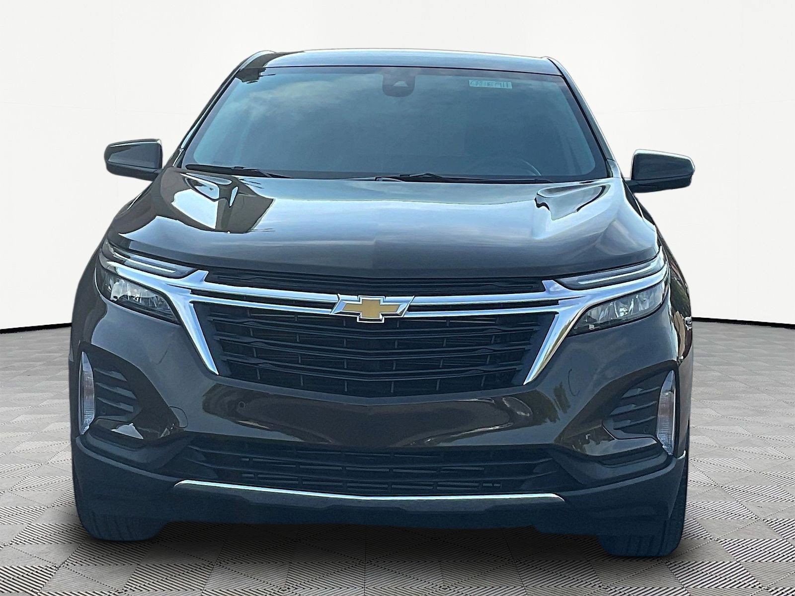 Used 2024 Chevrolet Equinox LT FWD image 2