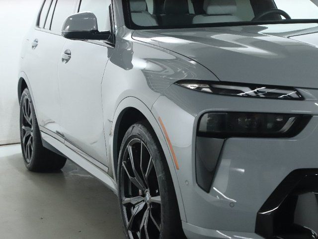 Used 2024 BMW X7 xDrive40i w/ Executive Package AWD/4WD image 9