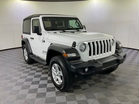Used 2020 Jeep Wrangler Sport image 3