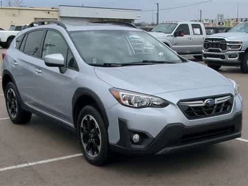 Used 2023 Subaru Crosstrek 2.0i Premium image 2