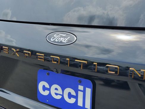 Certified 2025 Ford Expedition Tremor AWD/4WD image 7