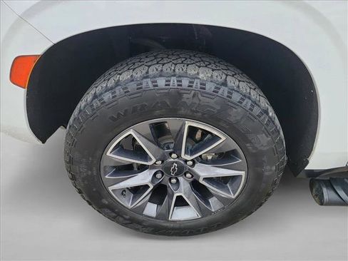 Used 2021 Chevrolet Tahoe Z71 w/ Z71 Off-Road Package image 10