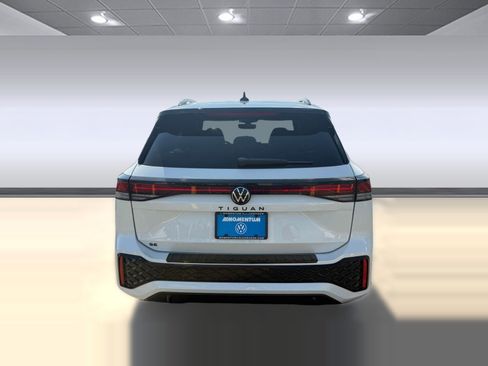 New 2026 Volkswagen Tiguan SE R-Line image 10