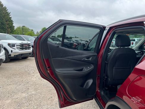 Used 2023 Buick Encore GX Essence w/ Experience Buick Package AWD/4WD image 28