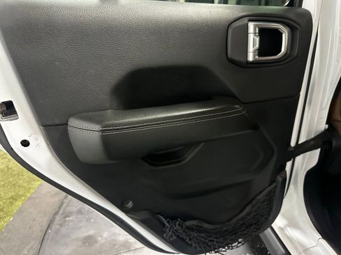 Used 2021 Jeep Wrangler Unlimited Rubicon image 14