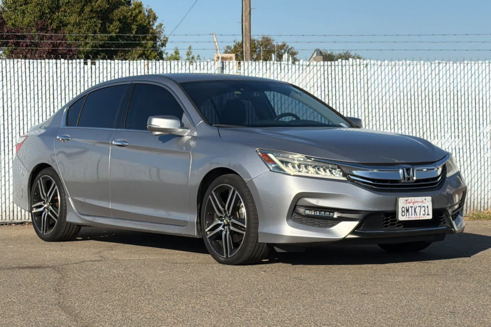 Used 2017 Honda Accord Touring image 7