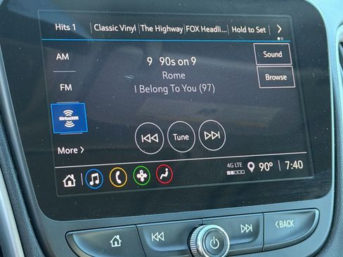 Used 2022 Chevrolet Malibu LT FWD image 11