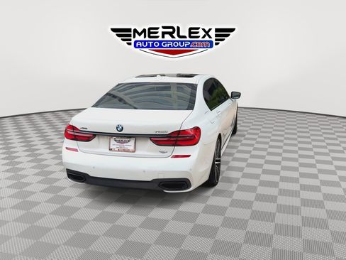 Used 2017 BMW 750i RWD image 7