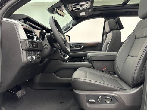New 2026 GMC Yukon XL Denali w/ Denali Reserve Package AWD/4WD image 22