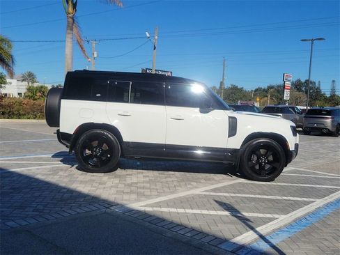 Used 2023 Land Rover Defender 110 X-Dynamic SE image 6