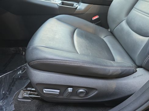 Used 2021 Toyota RAV4 XLE Premium FWD image 28