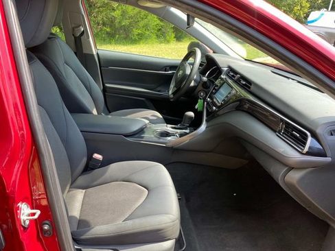 Used 2020 Toyota Camry LE FWD image 34