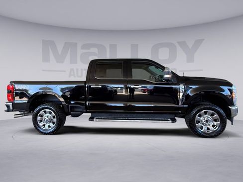 Used 2023 Ford F350 Lariat w/ Chrome Package image 6