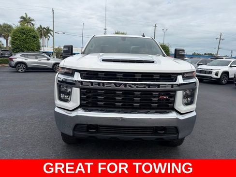 Used 2023 Chevrolet Silverado 2500 LT AWD/4WD image 2