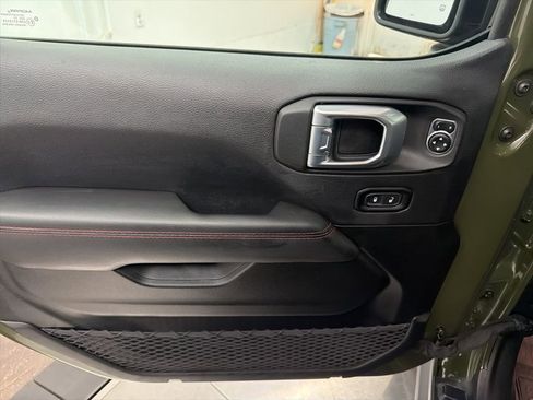 Used 2022 Jeep Wrangler Unlimited Rubicon w/ Cold Weather Group image 18