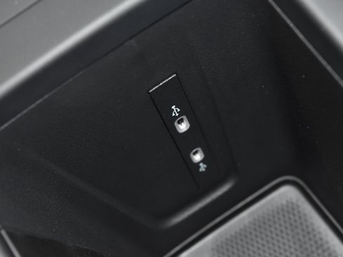 New 2026 Volkswagen Tiguan SE AWD/4WD image 12