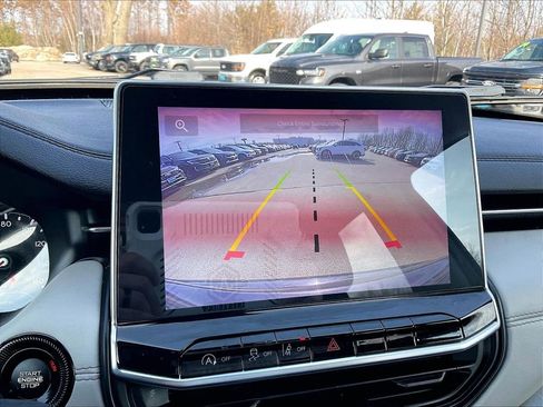 Used 2022 Jeep Compass Limited AWD/4WD image 18