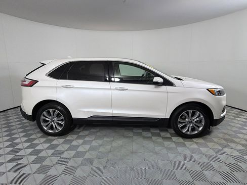 Used 2019 Ford Edge Titanium w/ Equipment Group 301A AWD/4WD image 4