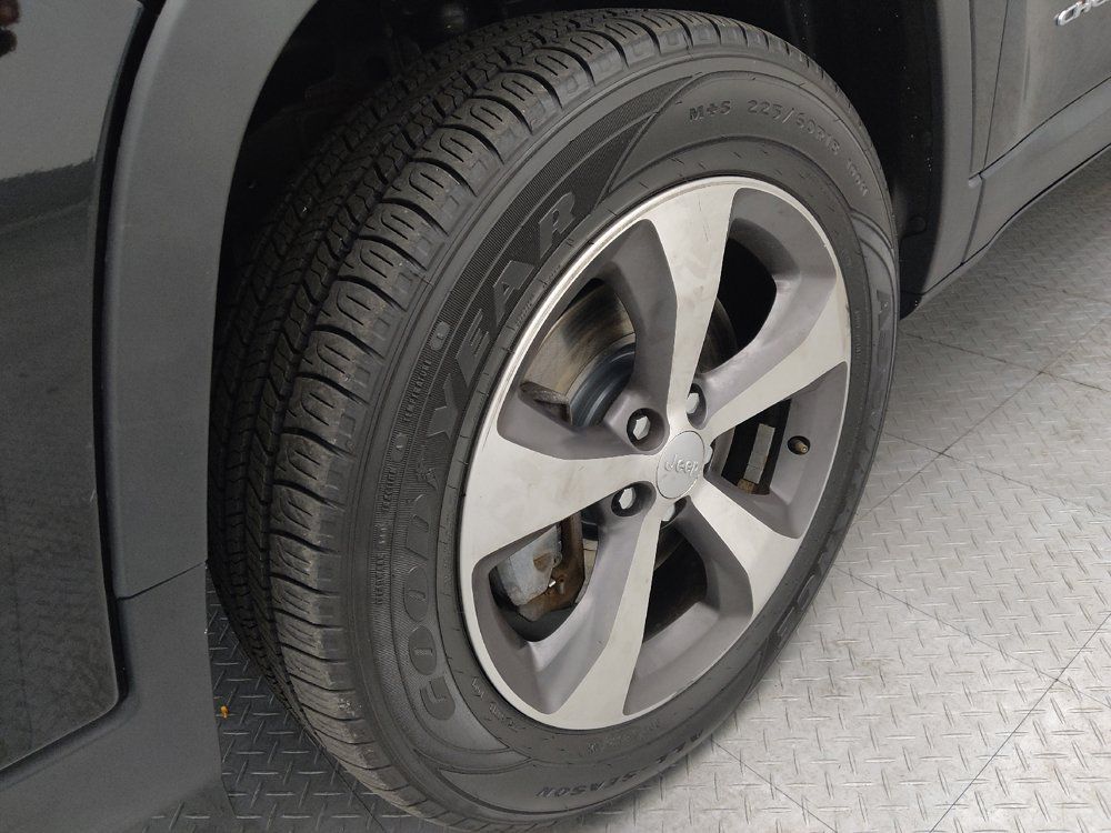 Used 2020 Jeep Cherokee Limited AWD/4WD image 31
