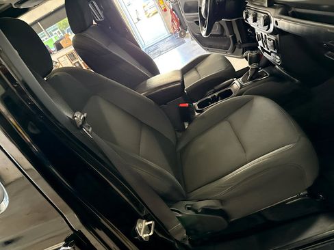 Used 2021 Jeep Gladiator Sport image 45