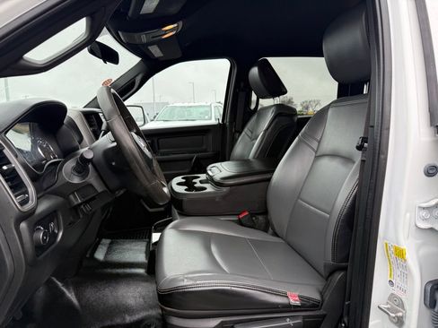 Used 2022 RAM 2500 Tradesman w/ Chrome Appearance Group image 5