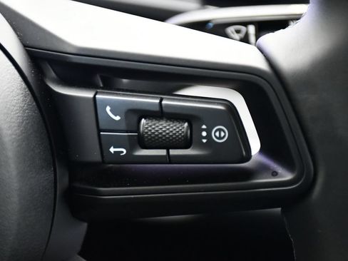 Certified 2025 Porsche Macan 4S Electric AWD/4WD image 27