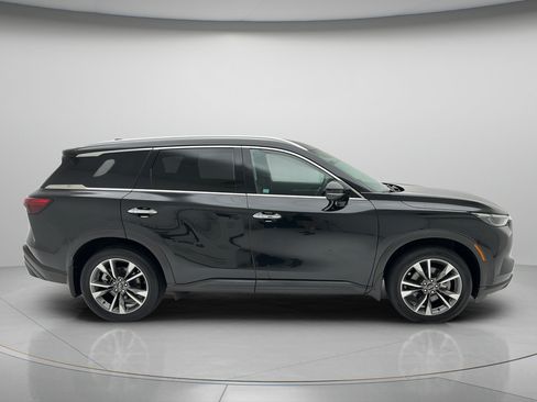 Used 2023 INFINITI QX60 Luxe w/ Vision Package AWD/4WD image 3