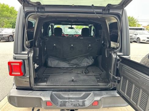 Certified 2019 Jeep Wrangler Unlimited Sahara w/ Cold Weather Group AWD/4WD image 16