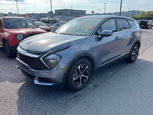 Used 2023 Kia Sportage EX FWD image 4