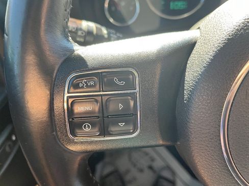 Used 2014 Jeep Wrangler Unlimited Sahara w/ Connectivity Group AWD/4WD image 17