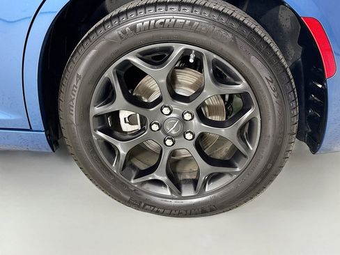 Used 2023 Chrysler 300 Touring L w/ Safetytec Plus Group image 32