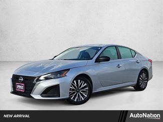 Used 2024 Nissan Altima 2.5 SV video 1